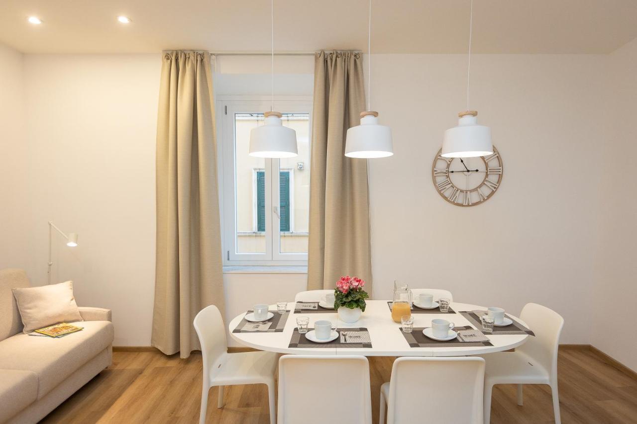 Colosseum Holidays - Three-Bedroom Apartment Roma Eksteriør bilde