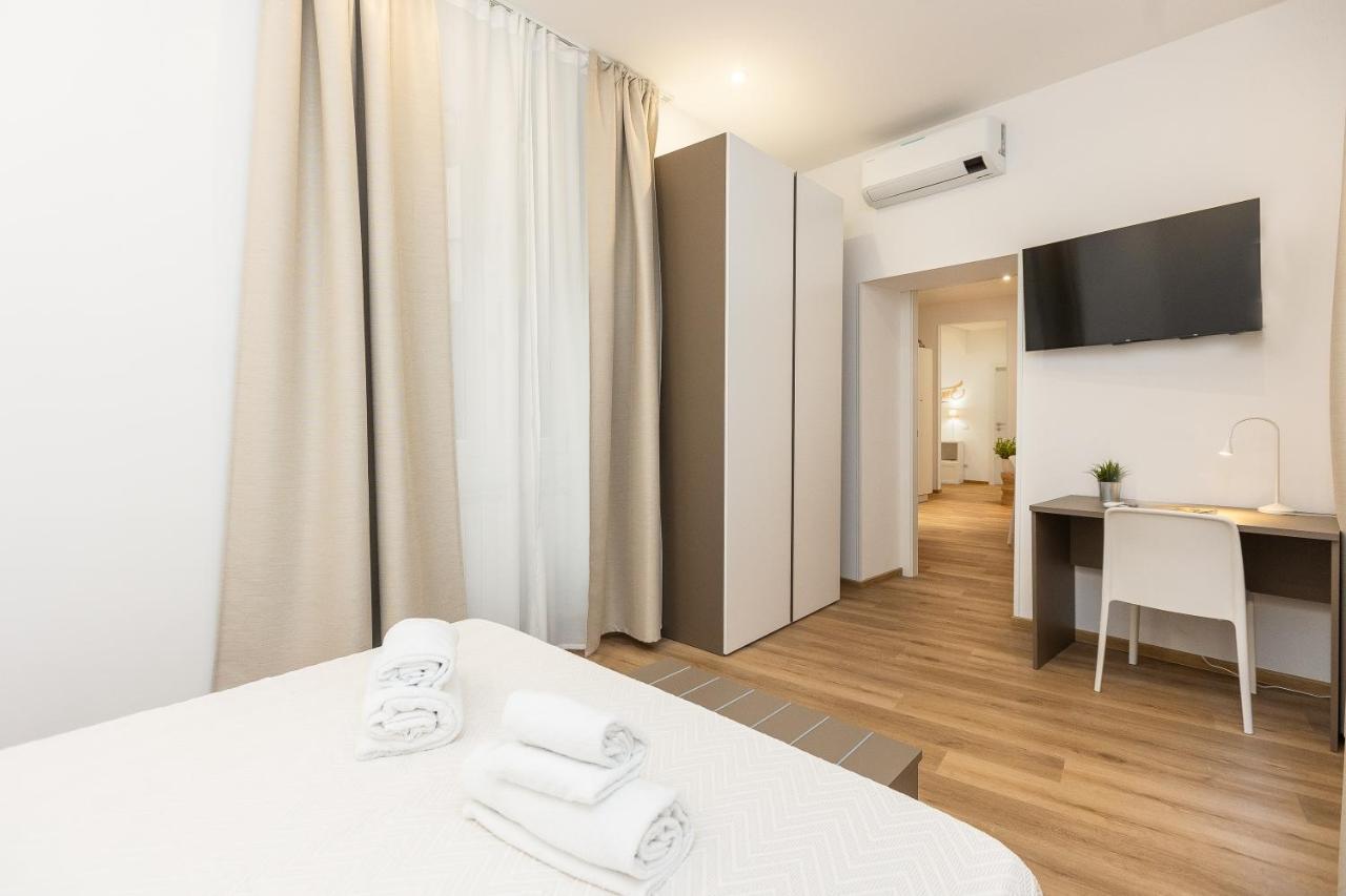 Colosseum Holidays - Three-Bedroom Apartment Roma Eksteriør bilde