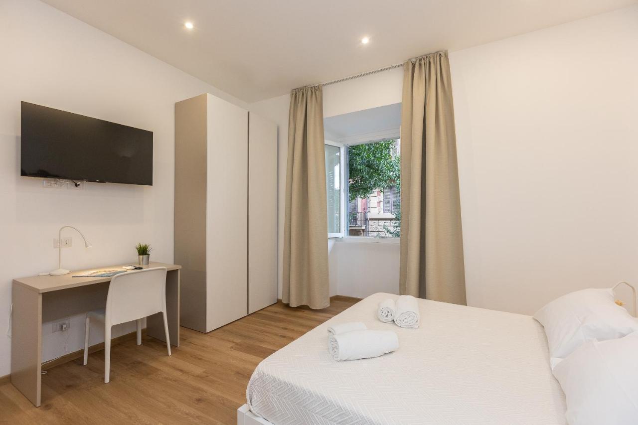 Colosseum Holidays - Three-Bedroom Apartment Roma Eksteriør bilde