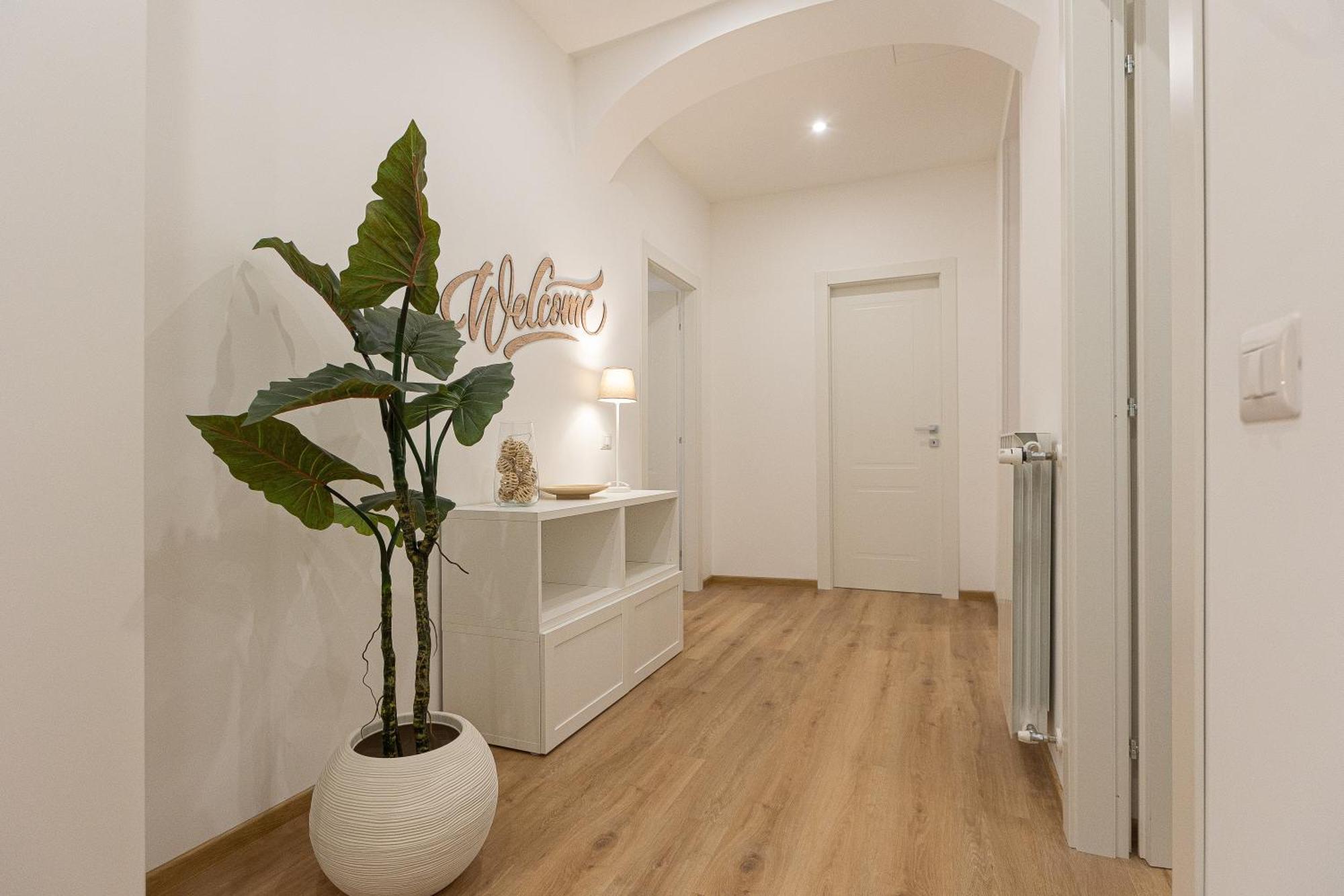 Colosseum Holidays - Three-Bedroom Apartment Roma Eksteriør bilde